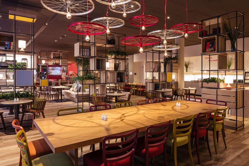 IntercityHotel Duisburg Restaurant foto